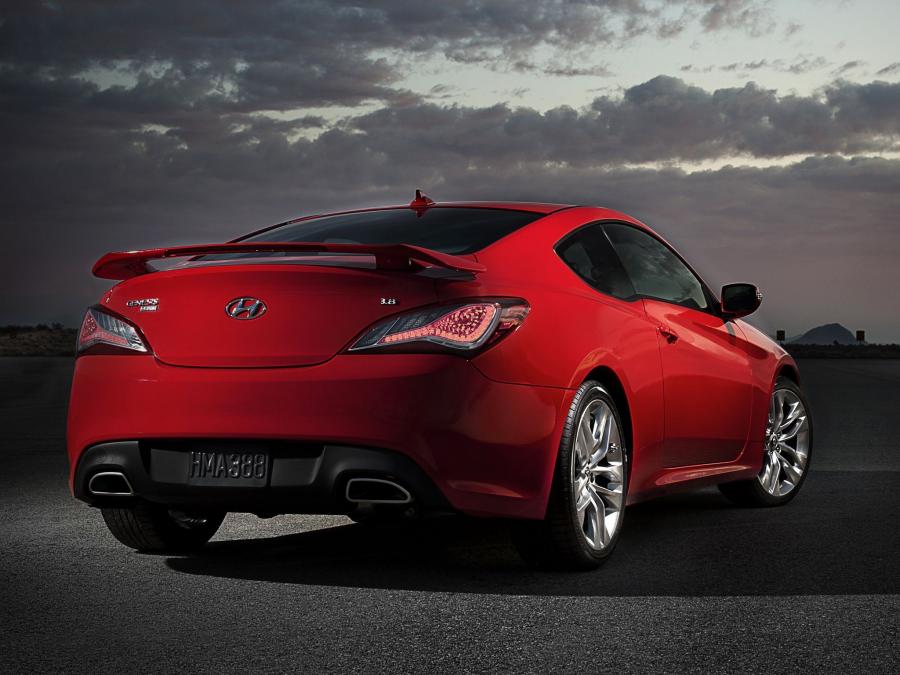 Hyundai Genesis Coupe 2012 года  (US) (фото 6 из 15)